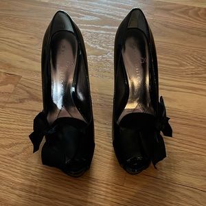 Black patent leather, Paris, Hilton peep toe with bow